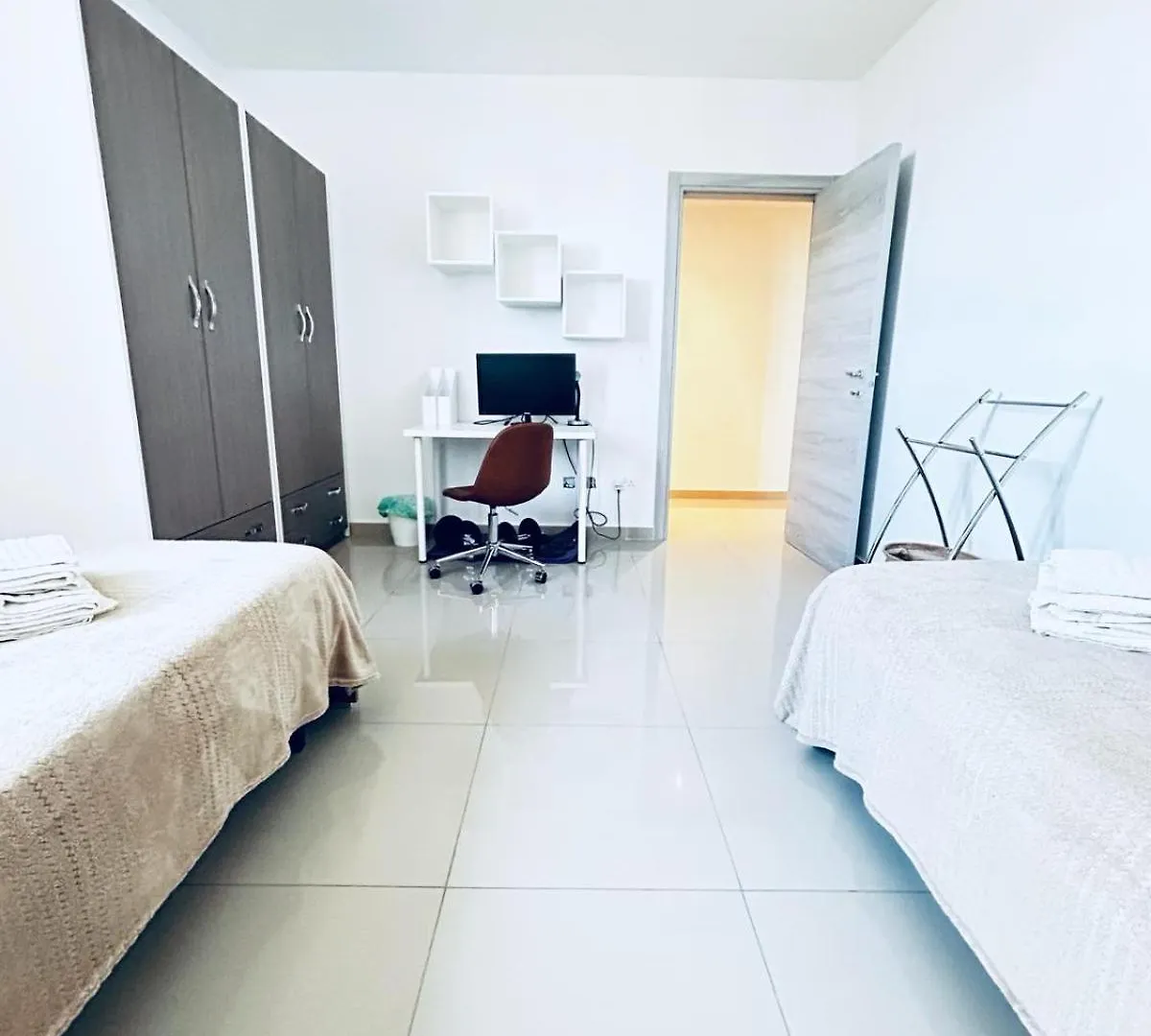 St Julians 3Br Luxury Apartment Сент Джулианс